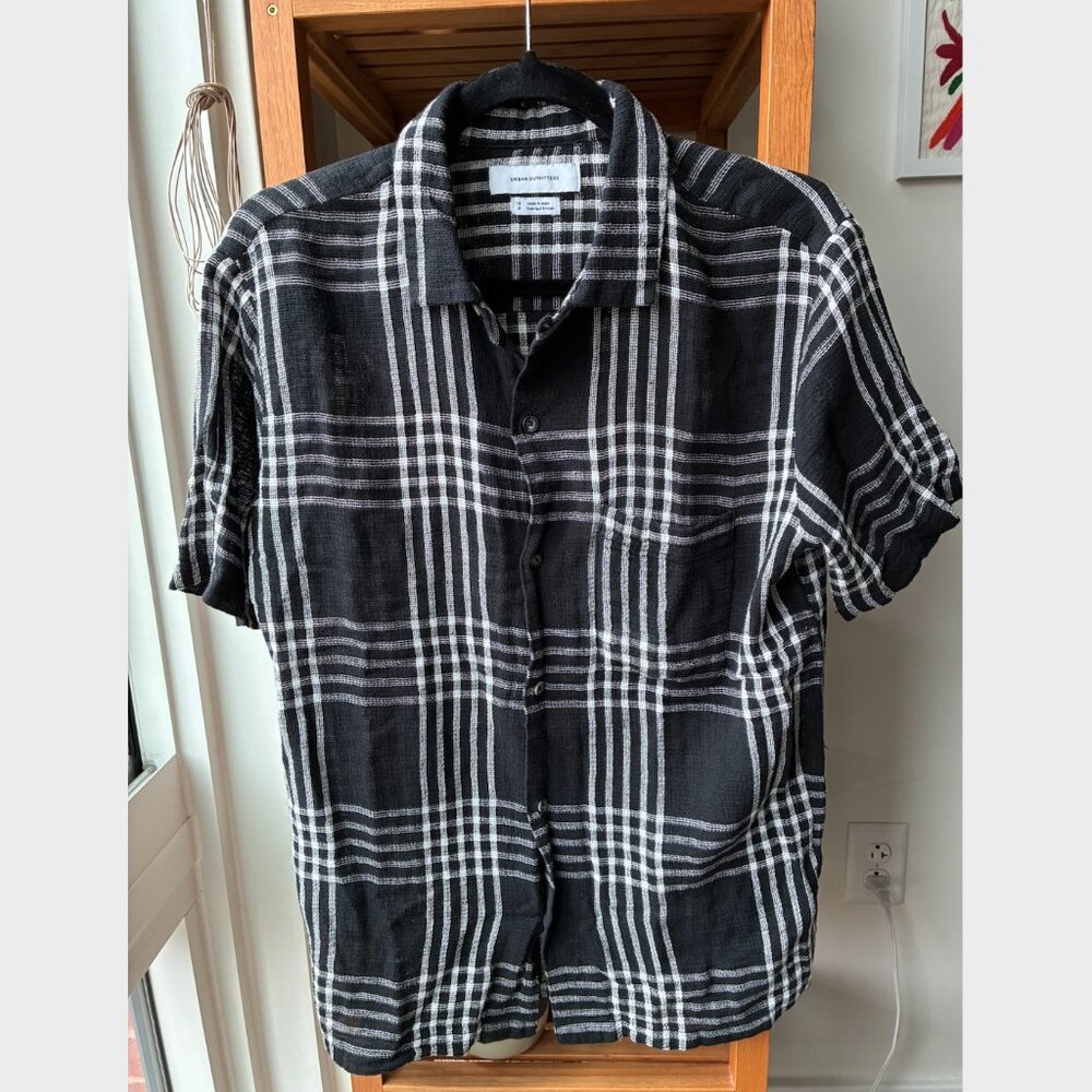 Urban Outfitter Men's Black and White Cotton and Linen Short Sleeve Button Down